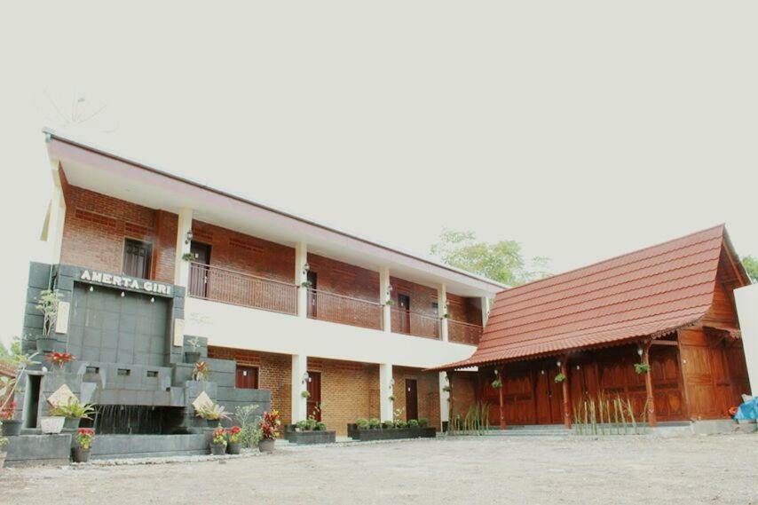Amerta Giri Guest House Wonosobo Dış mekan fotoğraf