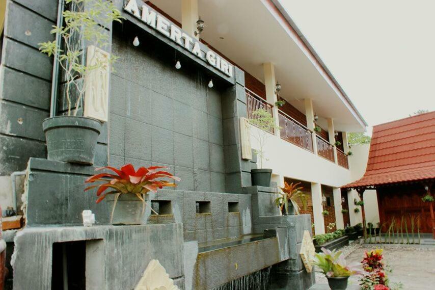 Amerta Giri Guest House Wonosobo Dış mekan fotoğraf